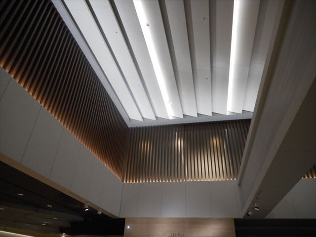東京Hホール 天井工事
